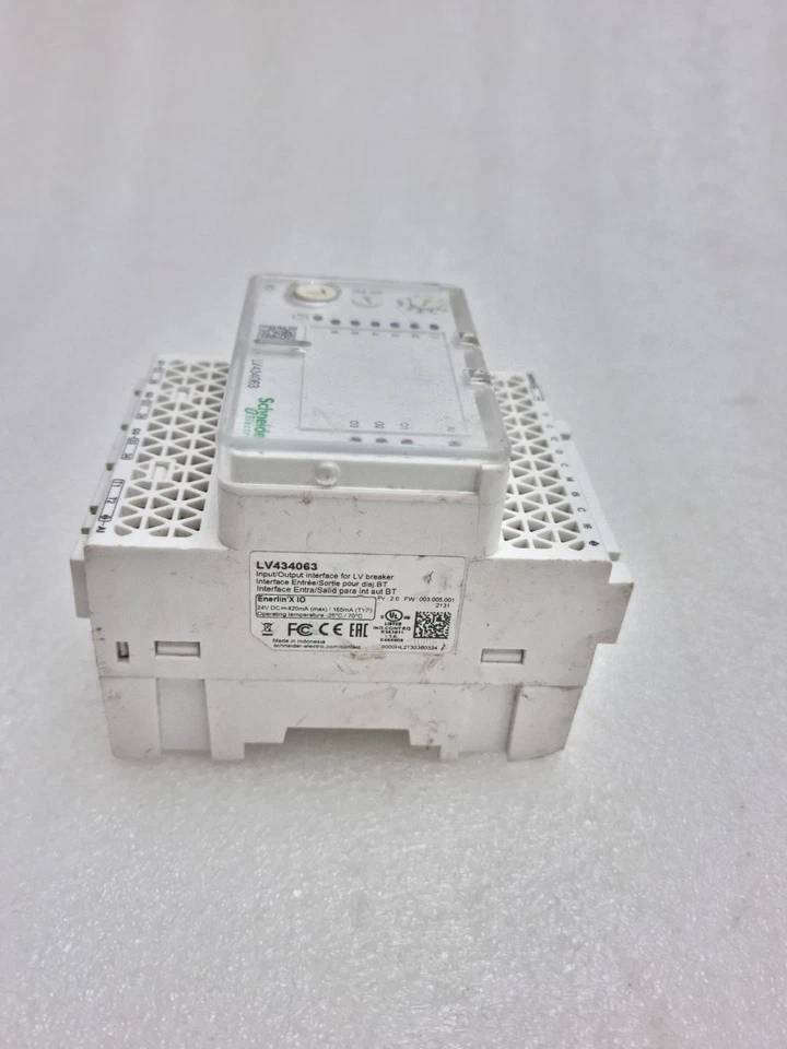 Schneider Electric LV434063 Input/Output Interface for LV Breaker 24Vdc LV434063